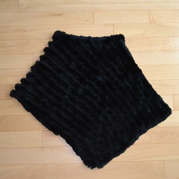 BCBGMaxAzria Rabbit Fur Shawl Black One Size - Picture 3 of 3